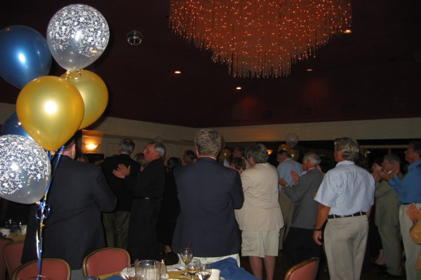 ../image/joan's reunion,chandelier 9,2005 073.jpg